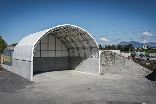 Die neue Bogenhalle bei der Steeltec AG